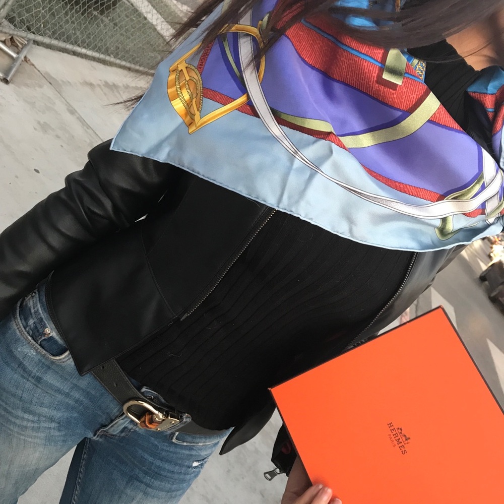 Hermès Silk scarf - Picture 1 of 3